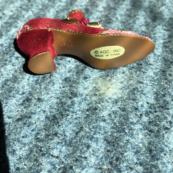 Carlton Cards Shoe ornament 2000 - Picture 7 of 11